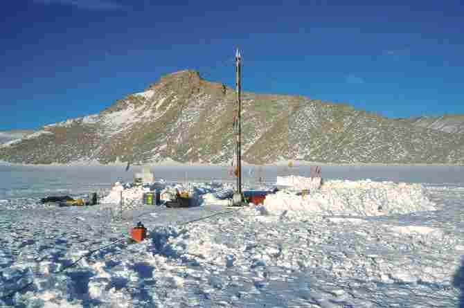 ice core drilling image